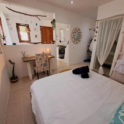 Beach Bungalow 100 m Playa Coson in โกซอน บีชฟรอนต์