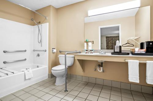 Americas Best Value Inn - Rome - image 7