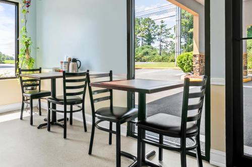 Americas Best Value Inn - Rome in Lindale, USA