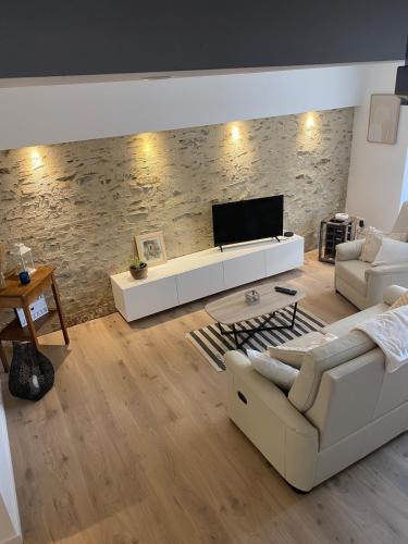 Charmante maison en pierre, avec terrasse et jardin privé