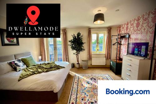 5 Bedroom House - DISC0UNTS - Parking, Contractors, Crew, Group, Family gîte à louer Best Western The Rose Crown