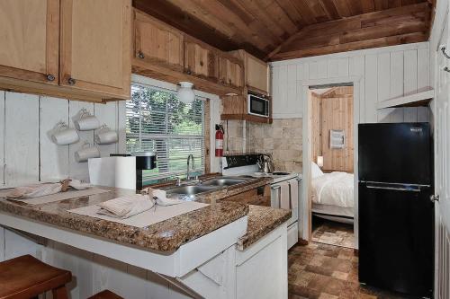 The Omni Cabin At Our Texas Ranch in Centerville (TX)