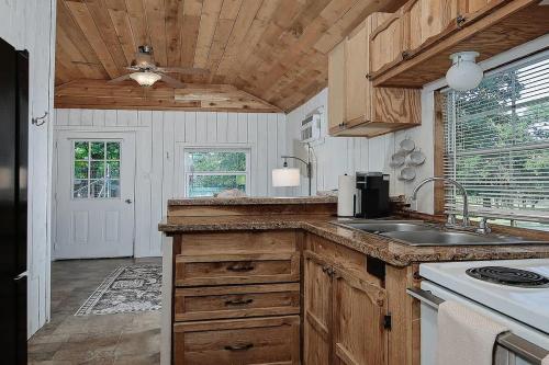 The Omni Cabin At Our Texas Ranch in Centerville (TX)