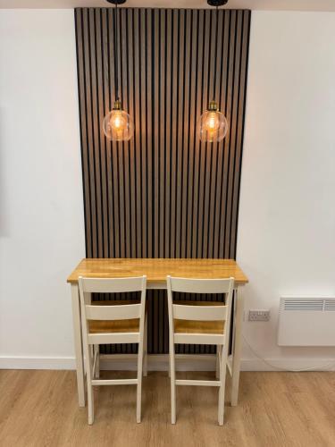 Modern East London Apartment with Private Studio & Guest Rooms-Near Bow, Victoria Park, Londyn (zdjęcie 11)