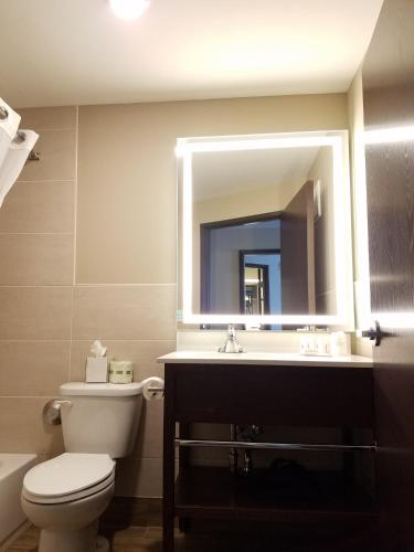Ramada by Wyndham Minneapolis Golden Valley in Minneapolis, USA