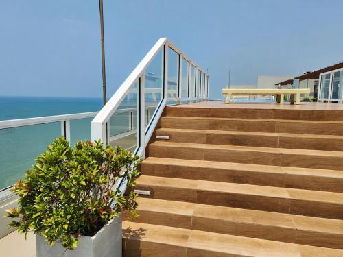 Swimming pool, Beachfront Two Bedroom Apartment near Colombo area in Pamunugama