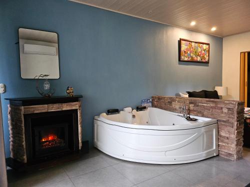 Yellow Tree Suites, Fortuna (photo 9)