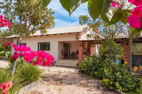 2 bedrooms, 3 beds
