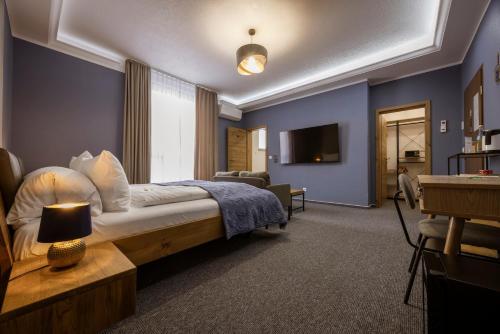 room detail thumbnail 0