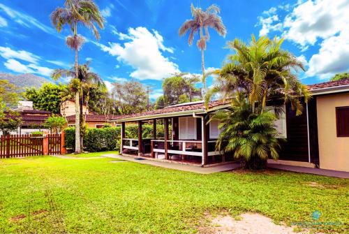 2 bedrooms, 8 beds