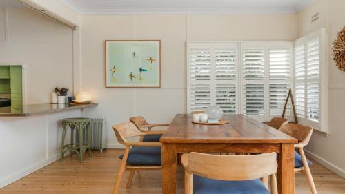 Instalaciones, 'Macmasters Malibu' by HolidayCo in MacMasters Beach