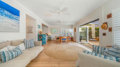 Instalaciones, 'Macmasters Malibu' by HolidayCo in MacMasters Beach