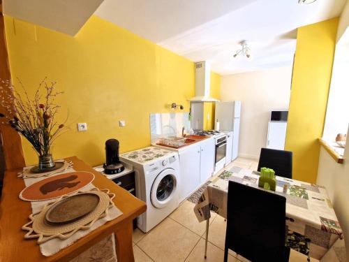 Charmante maison de vacances à Chauffayer - 4 pers - Aubessagne - FR-1-393-184 (Charmante maison de vacances a Chauffayer - 4 pers - Aubessagne - FR-1-393-184) in Le Glaizil