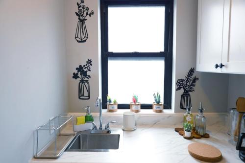 Bright & New Room Shared Apartment NYC Bus in Englewood (New Jersey)