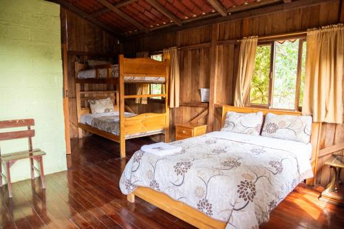 2 twin beds