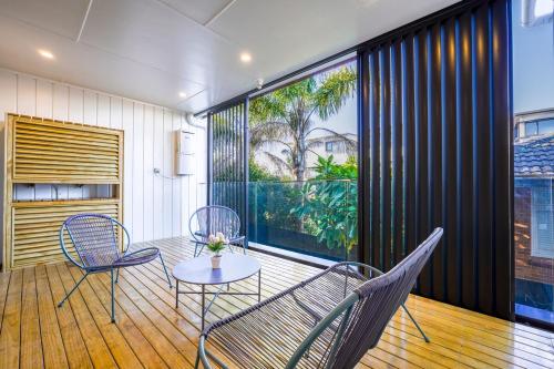 4 Bedrooms Modern Coastal Retreat Near Devonport, Auckland (zdjęcie 9)