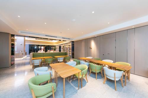 Food and beverages, Ji Hotel Shanghai Fengzhuang Qilianshan Nan Road near Nan Hua Restaurant
