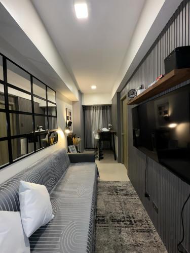 GreyKey Stays at the 34th, Manila