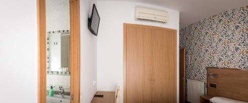 Hostal San Antonio - image 14