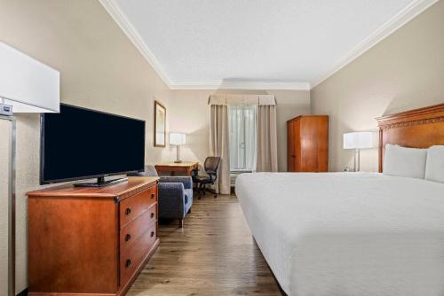Baymont by Wyndham Madisonville - image 10
