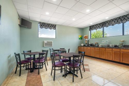 Quality Inn Chesapeake - image 10