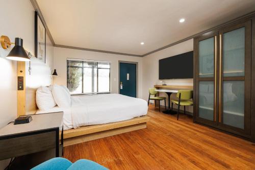 Inn Marin and Suites Ascend Hotel Collection - image 29