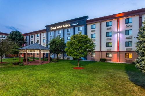Days Inn and Suites by Wyndham Hammond, IN in Hammond, USA