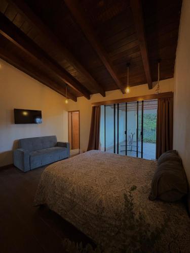 El Olivo Atemajac Cabaña (El Olivo Atemajac Cabana) in Chiquilistlan