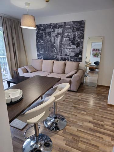 Cozy Little Penthouse Free Parking, Self Check In in Veerenni