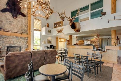 Lobby, Quality Inn Belgrade - Bozeman Yellowstone Airport in Belgrade (MT)