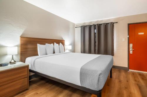 La Luna Inn a C-Two Hotel - image 27