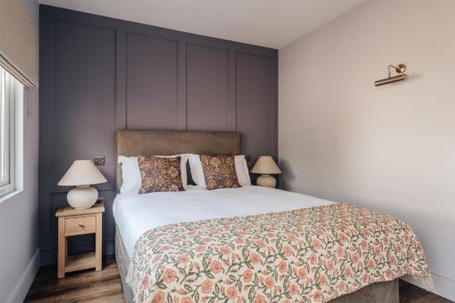 Hermes Hotel by Nestor