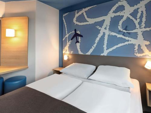 . B&B HOTEL Frankfurt-Hahn Airport