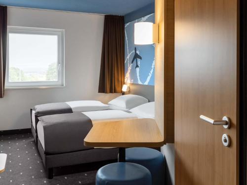 B&B Hotel Frankfurt Hahn-Airport - image 10