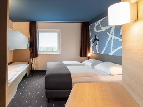 B&B Hotel Frankfurt Hahn-Airport - image 2