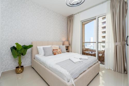 Breezy Studio at Lakeside Tower A, Dubái