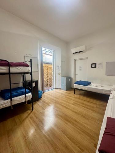 My Friends Room Type - Standard 6 bed dormitory