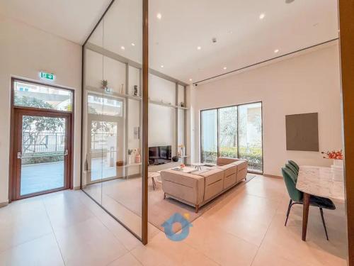 Stylish Beachfront Creek Escape, Dubai (foto 10)