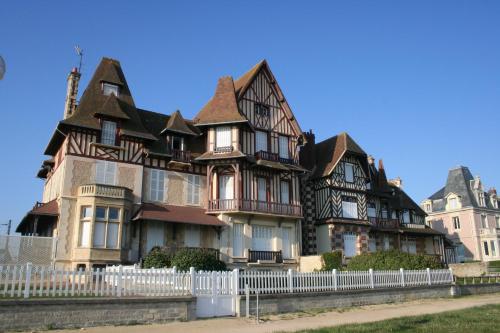 Sphinx Residences - Les Germes de Ble in Epron (Lower Normandy)