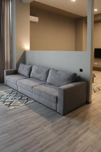 1 queen bed, 1 sofa bed
