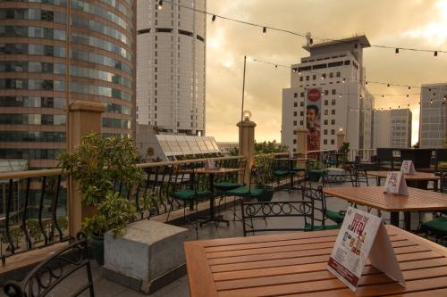 Oak Ray Colombo City Hotel - main image