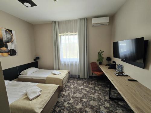 Hotel Picaro Żarska Wieś Południe A4 kierunek Polska