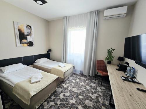 Hotel Picaro Żarska Wieś Południe A4 kierunek Polska