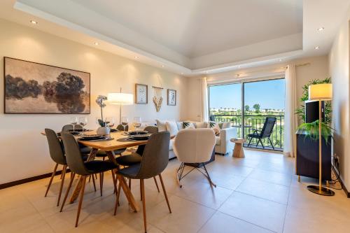 Paradise on the Golf in Estombar