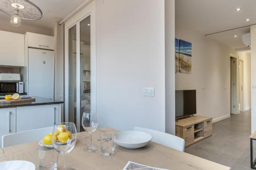 บริการและสิ่งอำนวยความสะดวก, AB Nou de la Rambla near มงจูซ