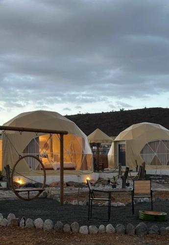 Jabal shams domes in Al Ḩayl