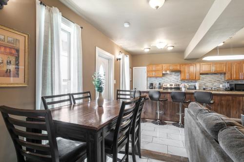 Stunning Condos Near French Quarter - 편의 시설/서비스