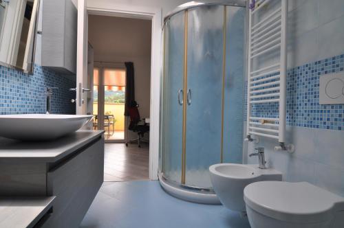 Vonios kambarys, Appartamento relax vista mare in Alesijo