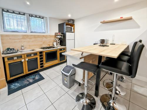 Logement de 40m2 de plein pieds dans une maison avec parking et terrasse in Jussac