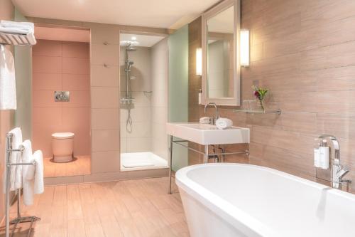 room detail thumbnail 2